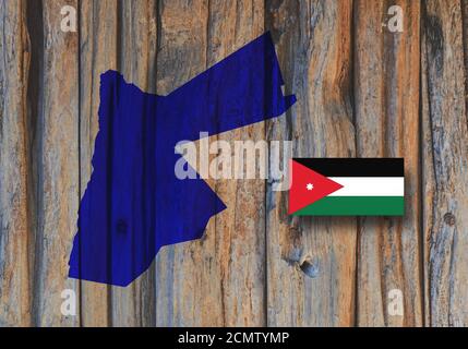 Mappa e bandiera della Giordania, conttre in Asia, su sfondo ligneo, illustrazione 3D Foto Stock