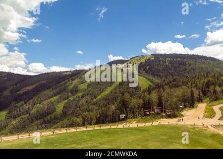 Le pendici del monte Werner a Steamboat Springs in estate Foto Stock