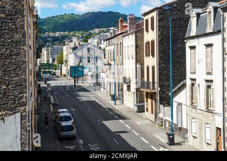 Clermont Ferrand - 08/24/2020 : 29 avenue franklin roosevelt - vista strada con nuovo Blatin immobili Foto Stock