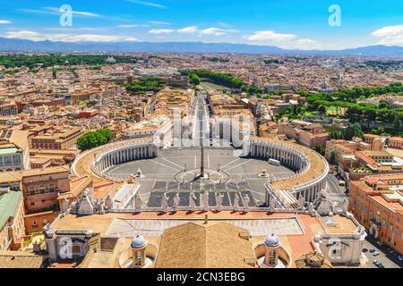 Roma Vaticano, vista panoramica della città a Piazza San Pietro, nessuno vuoto Foto Stock