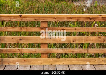 Recentemente eretto nuovo recinto di legno sul molo di atterraggio di Londra in Steveston British Columbia Canada Foto Stock