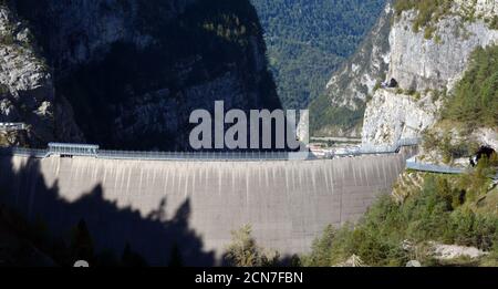 La diga di vajont, famigerata per il disastro e le più di 2000 vittime dell'ottobre 1963 Foto Stock