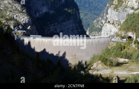 La diga di vajont, famigerata per il disastro e le più di 2000 vittime dell'ottobre 1963 Foto Stock