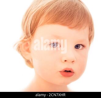 Bell'allegro closeup ragazzo dritto studio ritratto Foto Stock