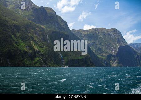 Milford Sound, parte del Fiordland National Park, Nuova Zelanda Foto Stock