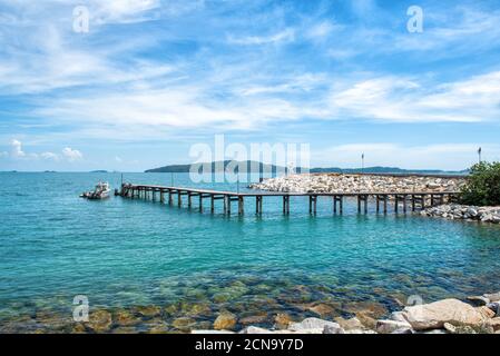 Incredibile mare bello in Rayong, Khao Laem Ya-Mu Ko Samet Parco Nazionale in Rayong, Thailandia (testo tailandese che appare in un'immagine. Le traduzioni sono nazionali Foto Stock