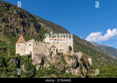 L'antico castello di Castelbello Ciardes, Alto Adige, Italia, in una giornata di sole Foto Stock