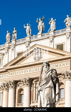 Particolare della facciata della Basilica di San Pietro, Città del Vaticano Foto Stock