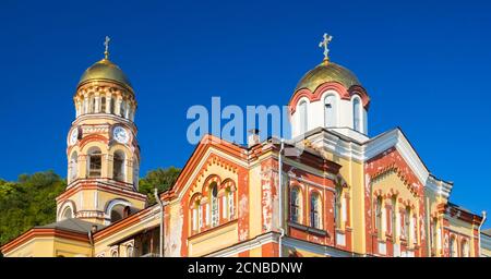 Nuovo monastero cristiano di Athos in Abkhazia, un frammento della facciata. Foto Stock