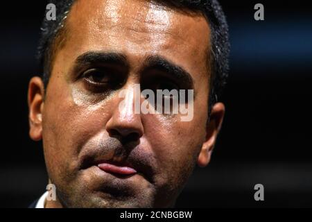 Napoli, Italia. 17 Settembre 2020. Il Ministro degli Affari Esteri e membro del movimento politico 5 Stelle, Luigi di Maio, Interviene in una riunione per il sì al referendum costituzionale che sarà votato in Italia il 20 e 21 settembre per il taglio dei parlamentari e per sostenere la candidatura alla Presidenza della Regione Campania Valeria Ciarambino. Credit: Agenzia fotografica indipendente/Alamy Live News Foto Stock
