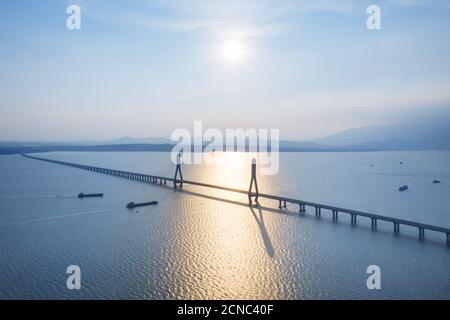 poyang lago secondo ponte al crepuscolo Foto Stock