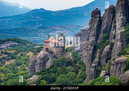 Monastero Santo di San Nicola Anapafsas, patrimonio dell'umanità dell'UNESCO, monasteri di Meteora, Grecia, Europa Foto Stock