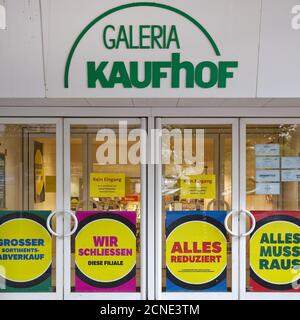 Ingresso a Galeria Kaufhof, chiusura di affari, insolvenza Galeria Karstadt Kaufhof, Witten, Germania Foto Stock