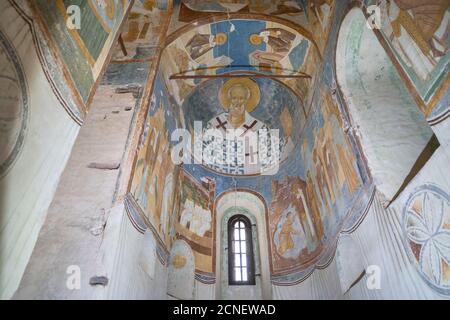 San Nicola. Affreschi di Dionisio all'interno della Cattedrale della Natività della Vergine nel monastero di Ferapontov, Russia Foto Stock