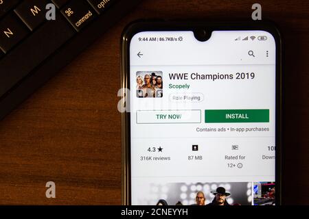 Ivanovsk, Russia - 07 luglio 2019: App WWE Champions 2019 sul display di smartphone o tablet Foto Stock