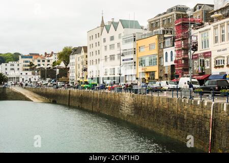 Vista di South Quay, Saint Peter Port, visto da Victoria Pier, Guernsey, Isole del canale, Regno Unito. Foto Stock