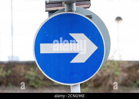 Foto: Neil Turner. © TSL 08/04/2008. STOCK DI TES. London Borough of Waltham Forest. Scene generali di strada Foto Stock