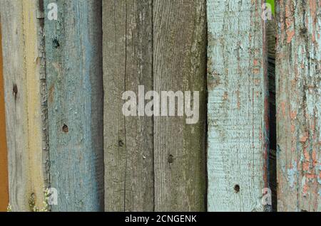 Vecchia superficie di legno. Tavole di legno danneggiate. Immagine con messa a fuoco morbida. Foto Stock