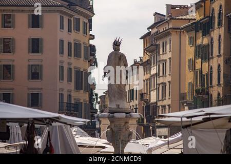 Statua della Madonna a Verona Foto Stock