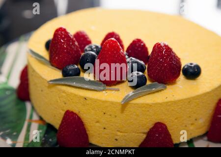 Entremet aux ruits ruuges Foto Stock