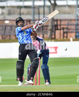 Hove UK 18 settembre 2020 - battimento di Ravi Bopara per gli squali Sussex durante la partita di cricket T20 Blast tra squali Sussex e Middlesex che si svolge a porte chiuse al 1 ° terreno della contea centrale di Hove : Credit Simon Dack / Alamy Live News Foto Stock