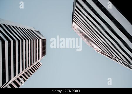 Edificio bianco in prospettiva. Foto Stock