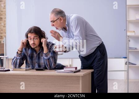 Due dipendenti nel concetto di pensionamento Foto Stock