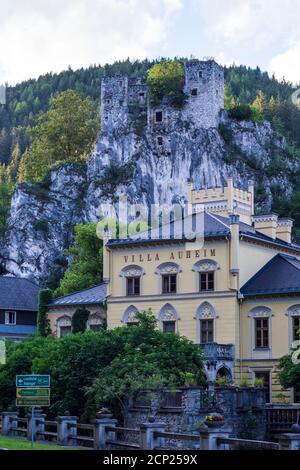 Thörl, Castello di Schachenstein (rovina), Villa Auheim a Hochsteiermark, Steiermark / Stiria, Austria Foto Stock