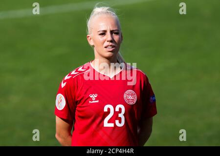 ZENICA, BOSNIA-ERZEGOVINA - SETTEMBRE 17: Svava di Danimarca prima della partita di qualificazione in euro femminile UEFA tra Bosnia-Erzegovina e Danimarca presso il Centro di formazione Football Training di FF BH il 17 settembre 2020 a Belgrado, Serbia. (Foto di Nikola Krstic/MB Media/Getty Images) Foto Stock