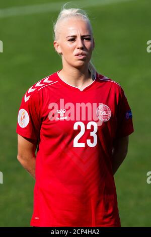 ZENICA, BOSNIA-ERZEGOVINA - SETTEMBRE 17: Svava di Danimarca prima della partita di qualificazione in euro femminile UEFA tra Bosnia-Erzegovina e Danimarca presso il Centro di formazione Football Training di FF BH il 17 settembre 2020 a Belgrado, Serbia. (Foto di Nikola Krstic/MB Media/Getty Images) Foto Stock