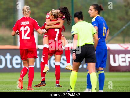 ZENICA, BOSNIA-ERZEGOVINA - SETTEMBRE 17: Durante la partita di qualificazione europea delle donne UEFA tra Bosnia-Erzegovina e Danimarca al Centro di formazione Football Training di FF BH il 17 settembre 2020 a Belgrado, Serbia. (Foto di Nikola Krstic/MB Media/Getty Images) Foto Stock