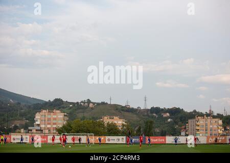 ZENICA, BOSNIA-ERZEGOVINA - SETTEMBRE 17: Durante la partita di qualificazione europea delle donne UEFA tra Bosnia-Erzegovina e Danimarca al Centro di formazione Football Training di FF BH il 17 settembre 2020 a Belgrado, Serbia. (Foto di Nikola Krstic/MB Media/Getty Images) Foto Stock