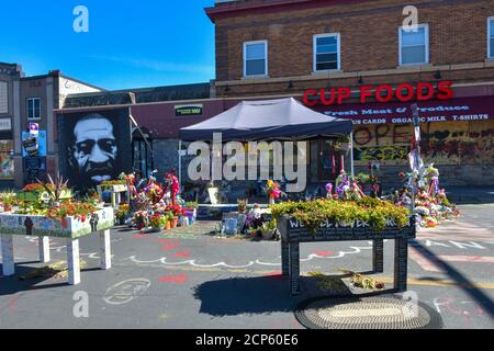 Minneapolis, Minnesota, Stati Uniti. 18 Settembre 2020. Cup Foods raffigurato come il memoriale George Floyd rimane a Minneapolis, Minnesota, il 18 settembre 2020. Credit: Damairs carter/Media Punch/Alamy Live News Foto Stock