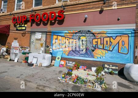 Minneapolis, Minnesota, Stati Uniti. 18 Settembre 2020. Cup Foods raffigurato come il memoriale George Floyd rimane a Minneapolis, Minnesota, il 18 settembre 2020. Credit: Damairs carter/Media Punch/Alamy Live News Foto Stock