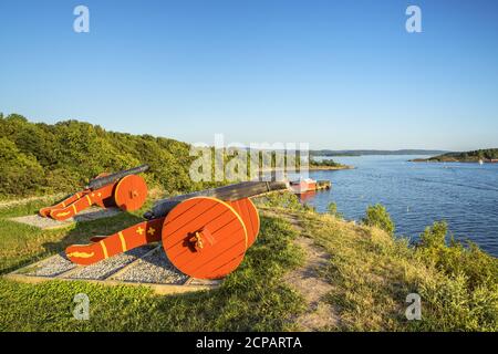Cannoni sull'isola di Hovedøya nell'Oslofjord al largo di Oslo, Norvegia, Scandinavia, Europa del Nord, Europa Foto Stock