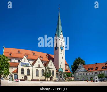 Chiesa di San Mango su St Mang Platz, Kempten, Allgäu, alta Svevia, Svevia, Baviera, Germania, Europa Foto Stock