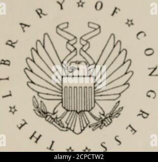 . La Oölogist per lo studente di uccelli, i loro nidi e uova. Egli centro linea di divisione. Nella fila inferiore, che si trova accanto al set di Golden Eagle sono due esemplari insolitamente grandi di uova di Bald Eagle, presi sulla costa sud-occidentale della Florida, nel 1903, e esposti con la collezione di autori presso la St. Louis Exposition. Nella quarta fila dal basso e la quarta a destra della linea di divisione centrale si trova una serie di quattro falchi passeri americani, presi da Edward Reneicke, sul fiume francese, Canada, nel 1893, e utilizzati dall'autore nella sua mostra di St. Louis. Una caratteristica interessante della serie Osprey Foto Stock