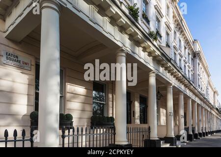 Inghilterra, Londra, Westminster, Kensington e Chelsea, Belgravia, Eaton Square, alloggi residenziali Foto Stock