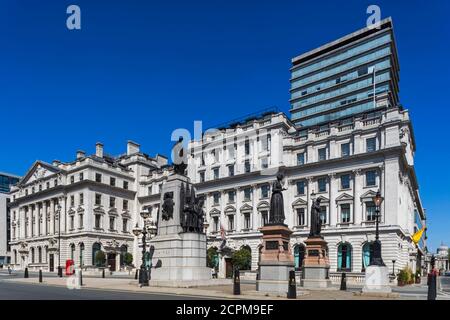 Inghilterra, Londra, Westminster, St.James's, Regent Street, Waterloo Place, il Crimea War Memorial Foto Stock