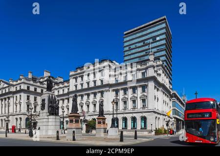 Inghilterra, Londra, Westminster, St.James's, Regent Street, Waterloo Place, il Crimea War Memorial Foto Stock