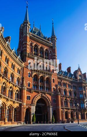 Inghilterra, Londra, Camden, stazione ferroviaria di St.Pancras, il Marriot Renaissance Hotel Foto Stock