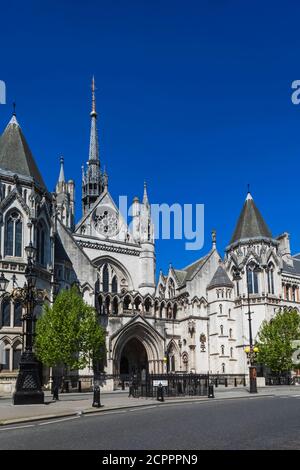 Inghilterra, Londra, Holborn, The Strand, le corti reali di giustizia Foto Stock