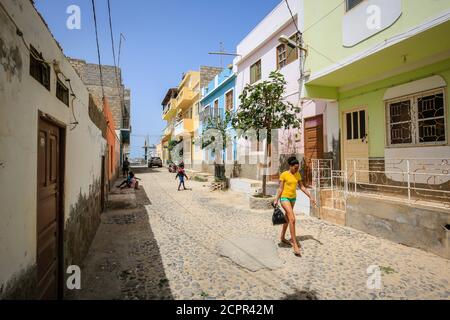 SAL Rei, Boa Vista, Capo Verde - vista città, scena della strada nella capitale dell'isola SAL Rei. Foto Stock