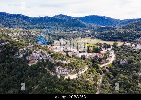 Monastero di Lluc, Santuari de Lluc, Serra de Tramuntana, immagine del drone, Maiorca, Isole Baleari, Spagna Foto Stock