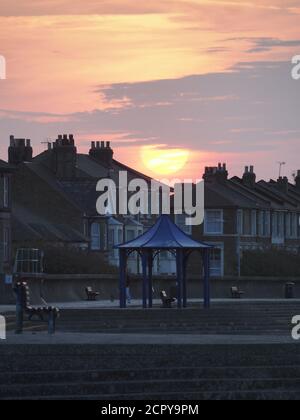 Sheerness, Kent, Regno Unito. 19 settembre 2020. Regno Unito Meteo: Tramonto a Sheerness, Kent. Credit: James Bell/Alamy Live News Foto Stock