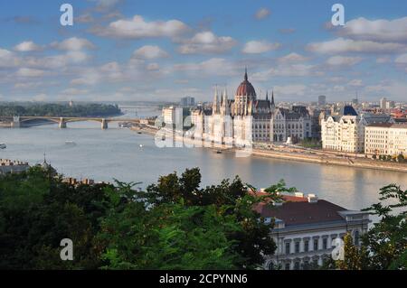 Architettura classica di Budapest, Ungheria, Danubio Foto Stock