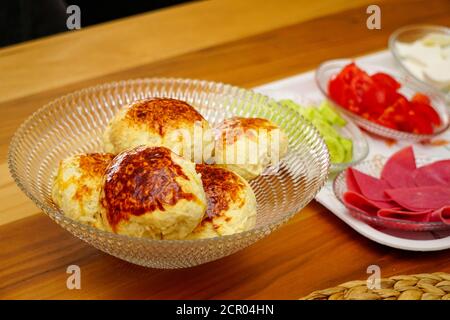 Pasticceria fatta in casa appena sfornata vista ravvicinata Foto Stock