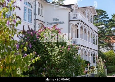 Germania, Meclemburgo-Pomerania occidentale, isola di Ruegen, Binz, Villa Jugendglück Foto Stock