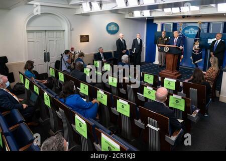 Washington, Stati Uniti d'America. 18 Settembre 2020. Il presidente Donald J. Trump fa commenti durante una conferenza stampa venerdì 18 settembre 2020 nella Briefing Room della Casa Bianca: Il presidente Donald Trump Credit: Storms Media Group/Alamy Live News Foto Stock