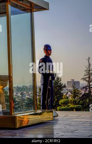 12 ottobre 2019, Ankara Turchia, Anitkabir soldati di guardia cerimoniale in servizio Foto Stock